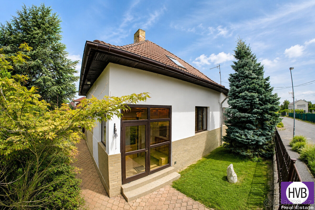Prodej rodinného domu 6+kk/2G 206 m2, pozemek 585 m2, Úvaly,