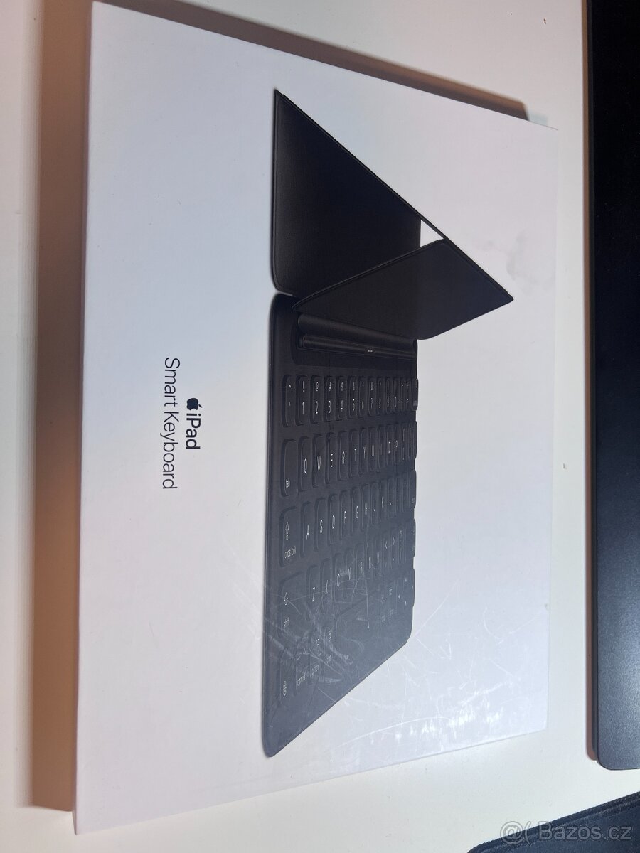 Apple Smart Keyboard MX3L2CZ/A – česká klávesnice pro iPad
