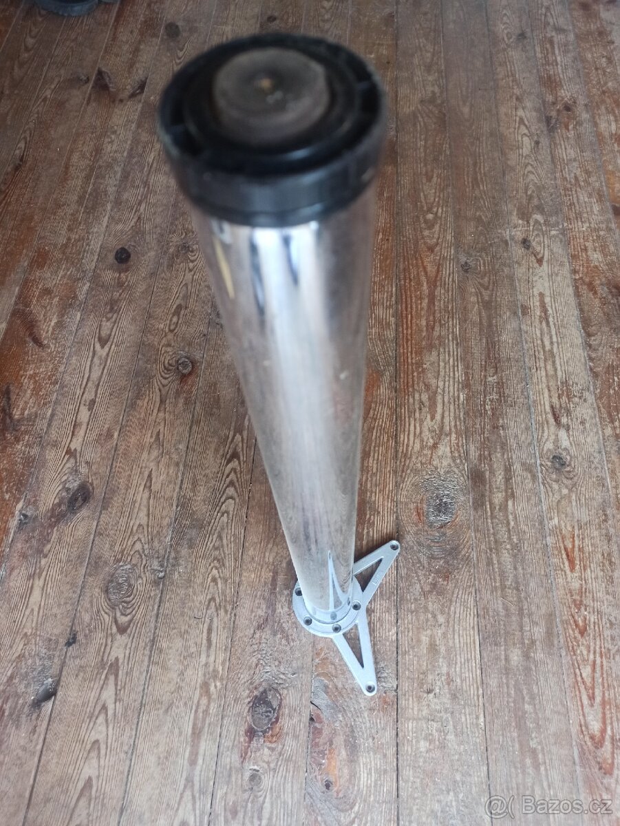 Chromové nohy ke stolu