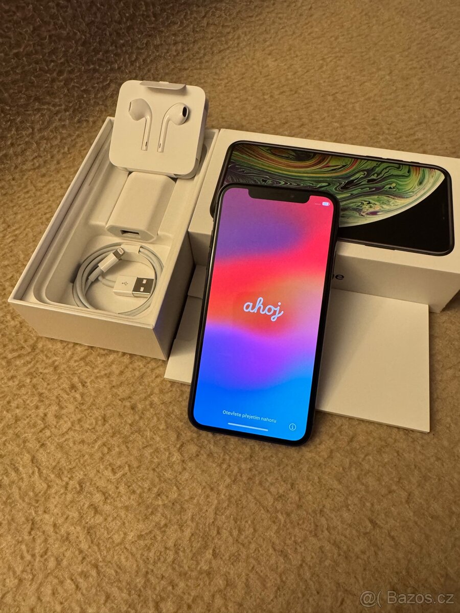 iPhone Xs 64GB Space Gray