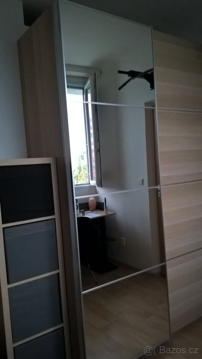 Luxusní skříň s posuvnými dveřmi