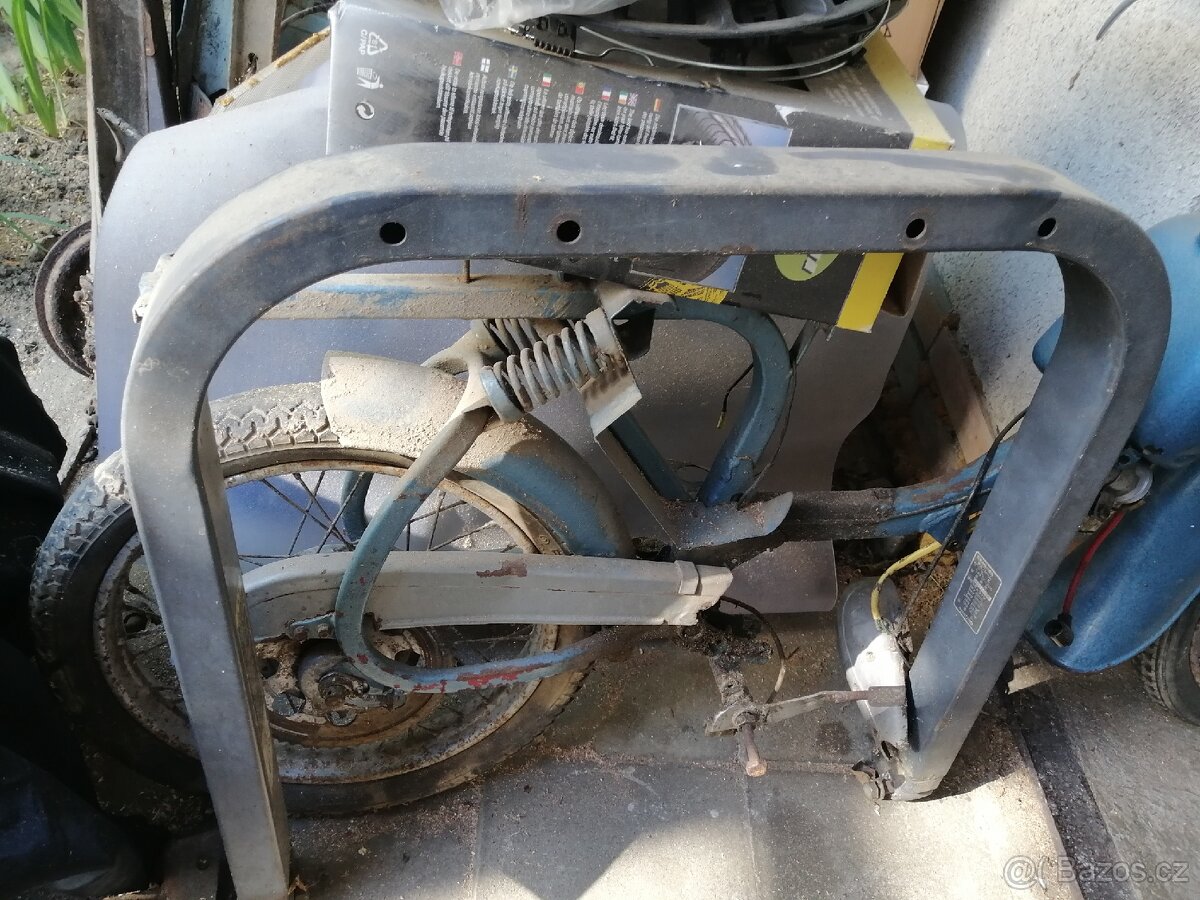 Prodám bezpečnostní rám na malotraktor.