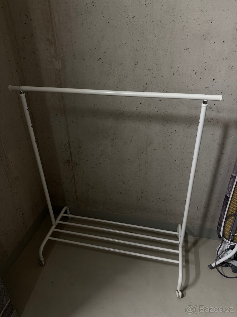 Šatní stojan/věšák IKEA