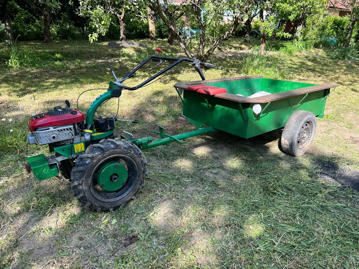Jednoosý traktor ROBOT + bohaté příslušenství