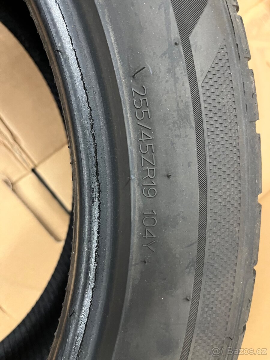 254/45R19 104Y