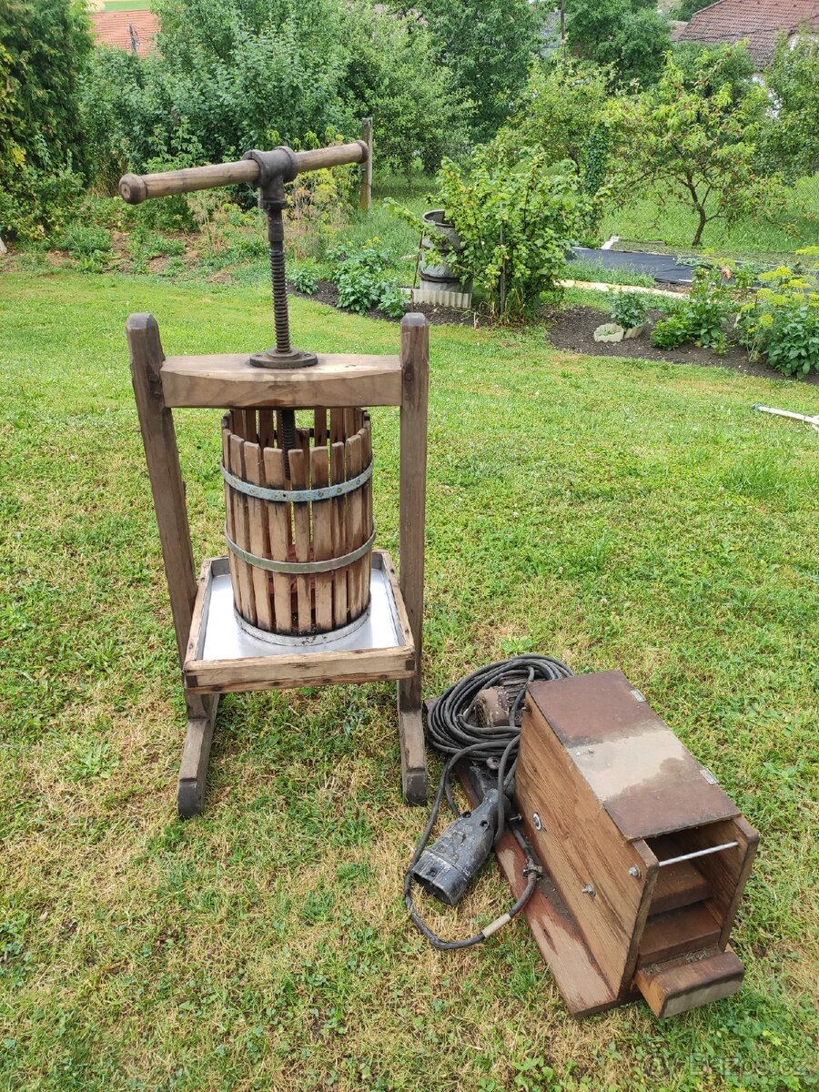 Lis na ovoce a elektrické struhadlo