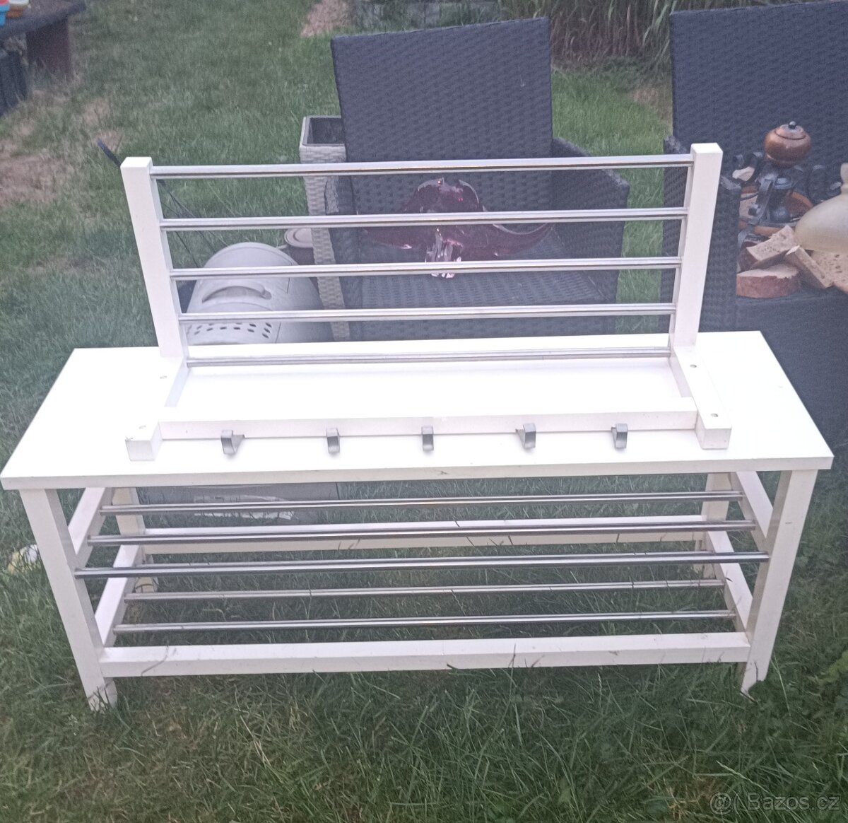 Botník IKEA Tjusig a 2 věšáky