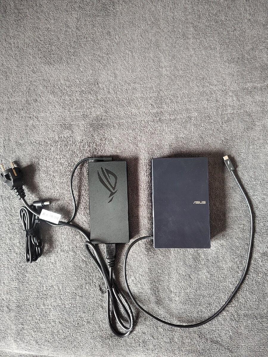 Dokovací stanice Asus SimPro 2
