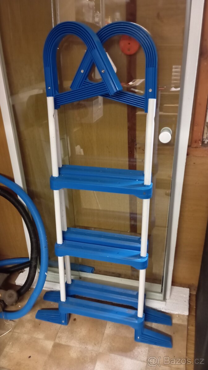 Bazénové schůdky Marimex 0.9m