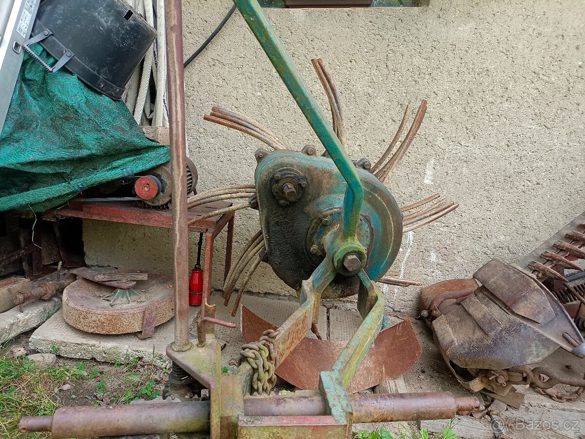 Vyorávač brambor - čert za traktor T30