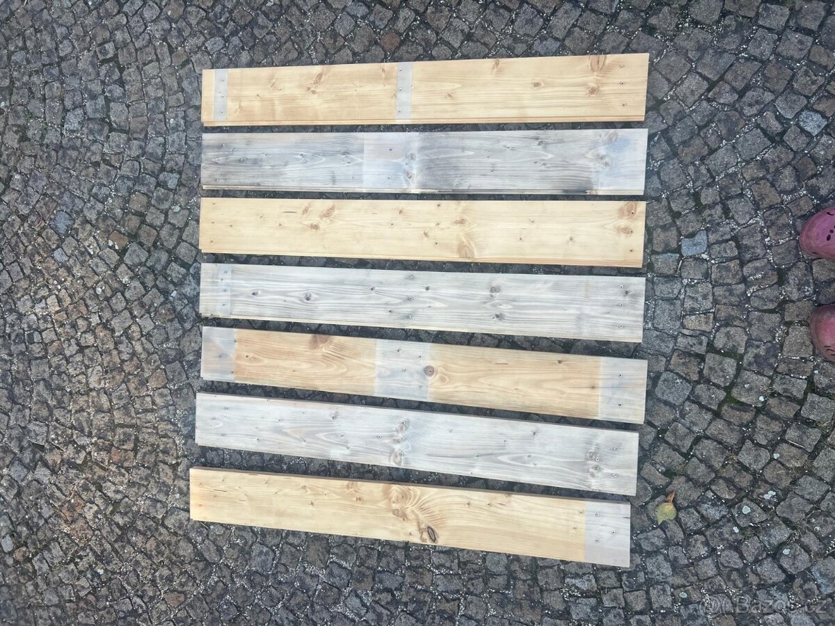 Levný dřevěný obklad Rozebrané palety 115 cm