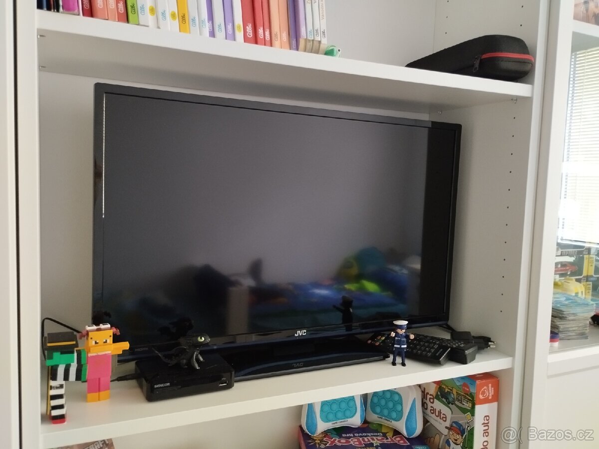 Tv s setoboxem a DVD