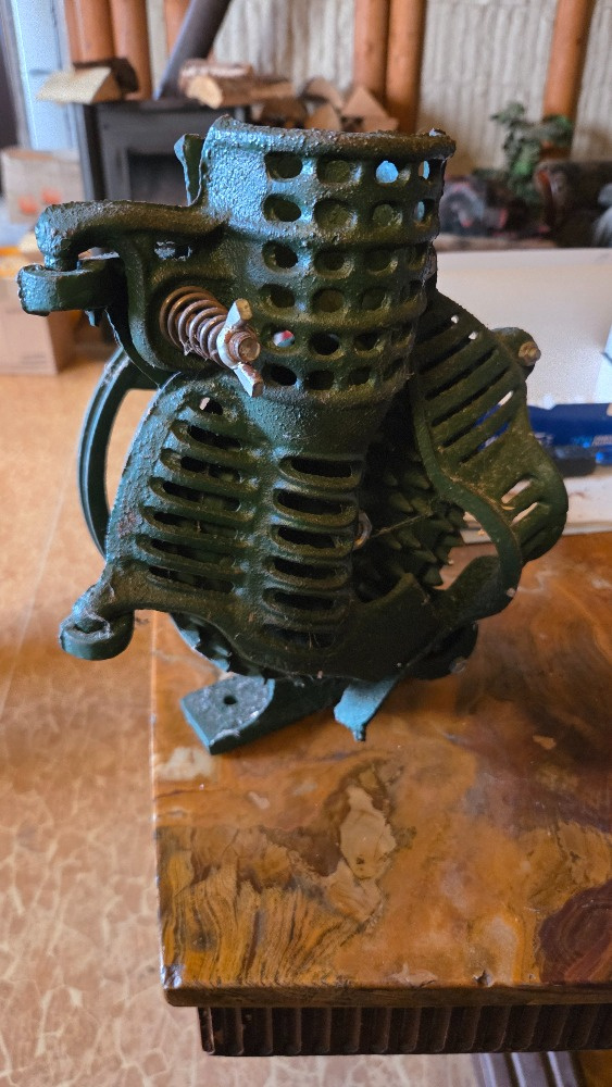 rucni loupac kukurice