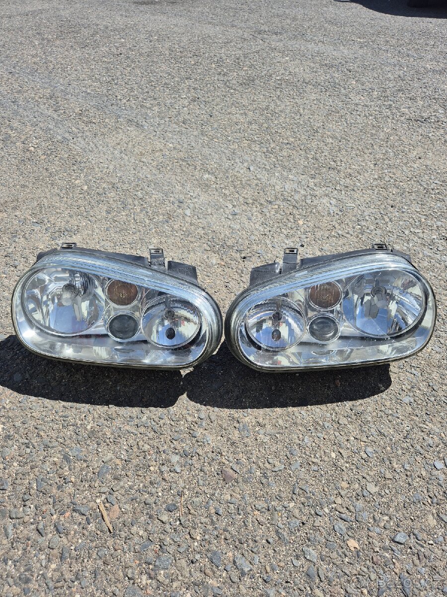 [PRODÁNO] Přední světlomety GOLF IV