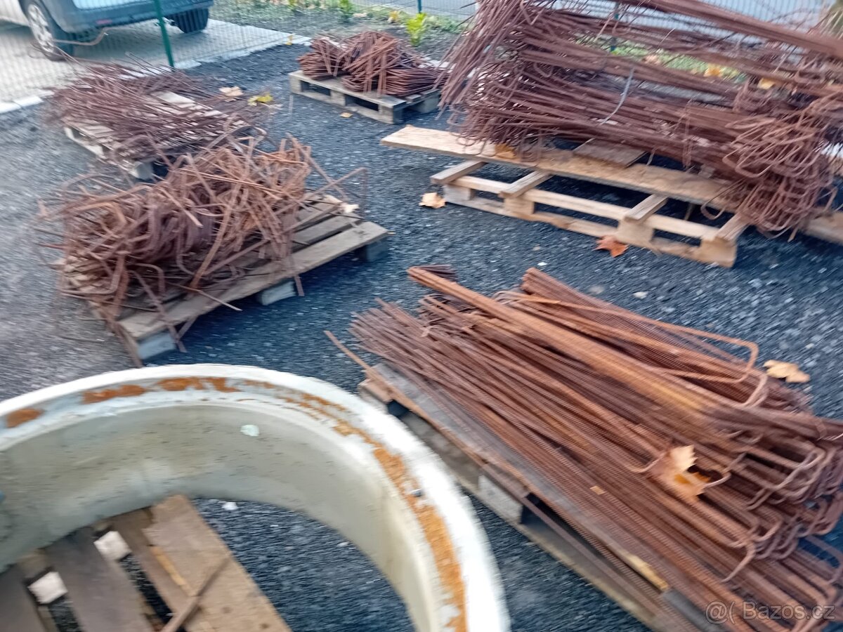 Skruže, železa, šachty, dlažba