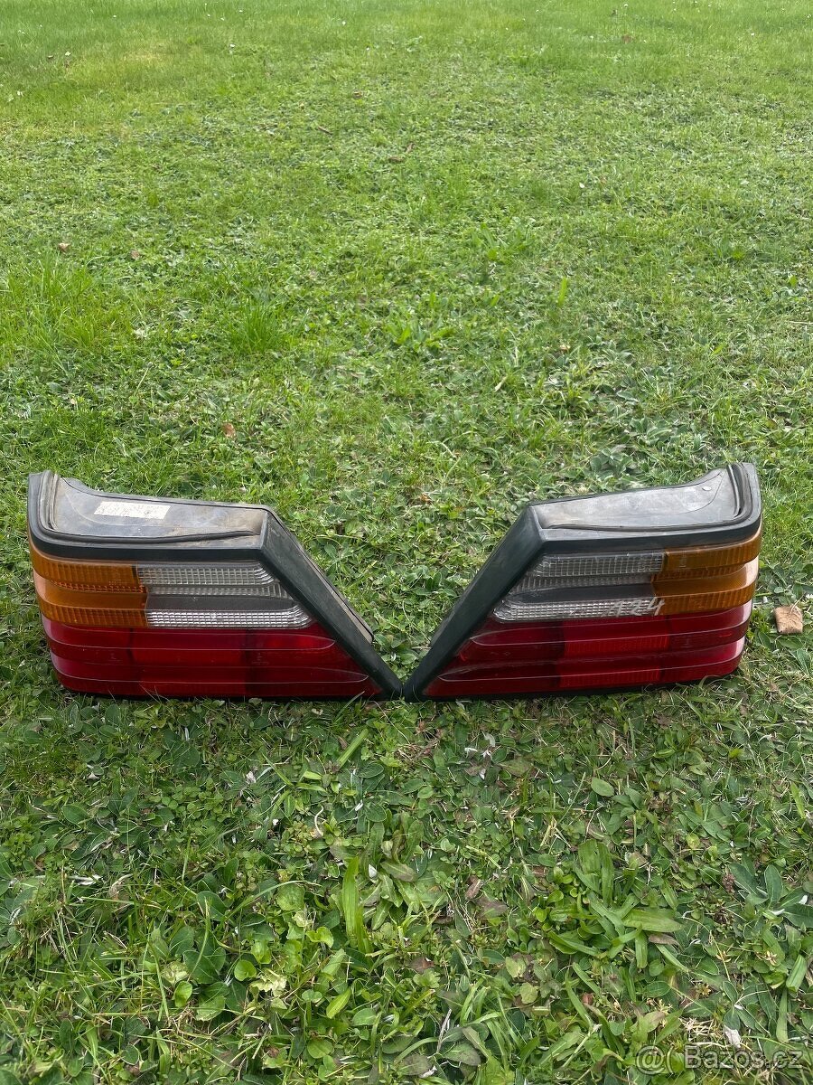 Mercedes-Benz W124 zadní světla