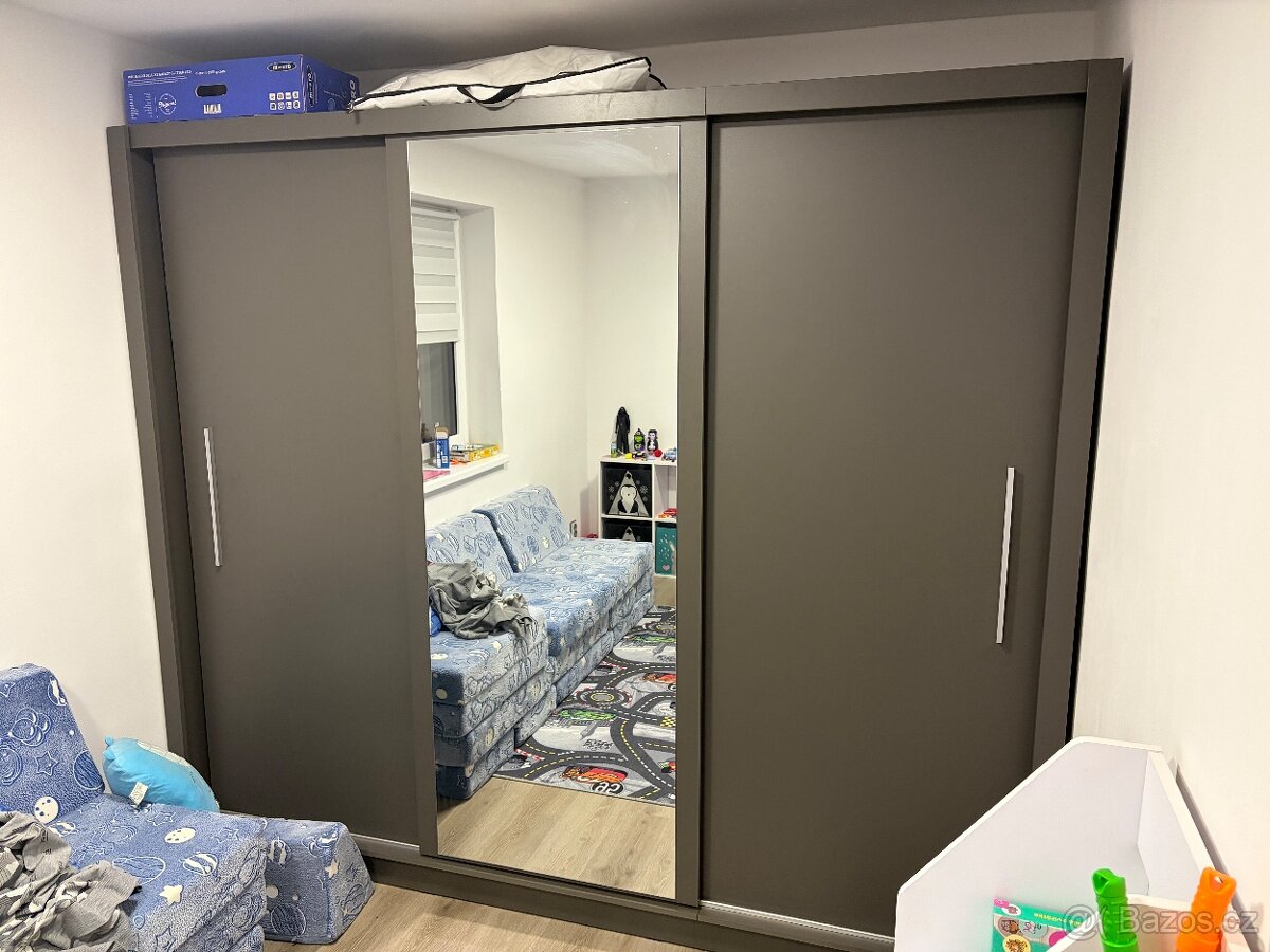 Šatní skříň Sconto ALANA 248cm