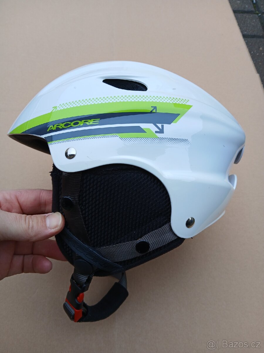 Lyžařská přilba M/L