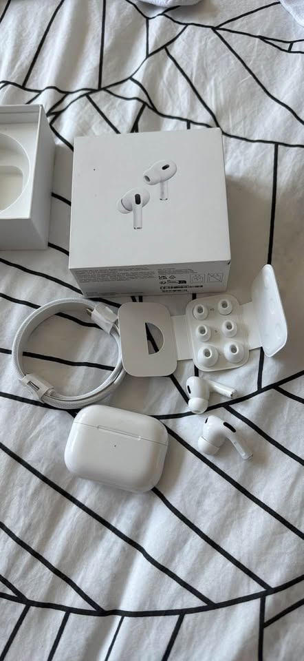 Apple AirPods Pro (2. generace, USB-C)