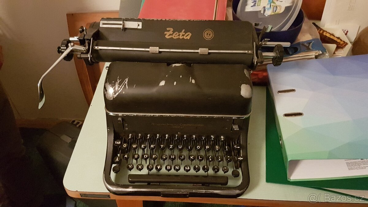 Prodám psací stroj Zeta