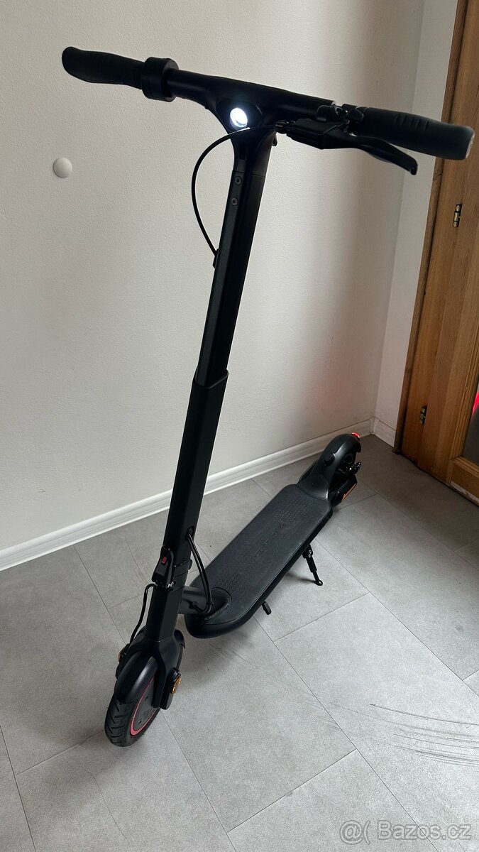 Elektrokoloběžka Runbot X1 350W