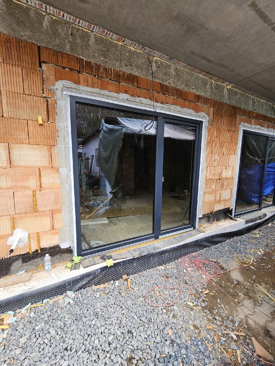 Prodám Balkonové dveře +fix 7016