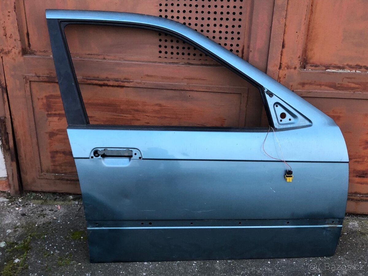 Pravé Přední Dveře BMW E36 Sedan