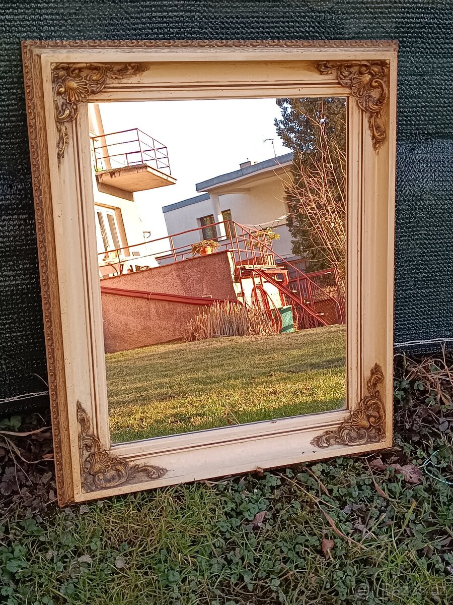 Starožitné zrcadlo