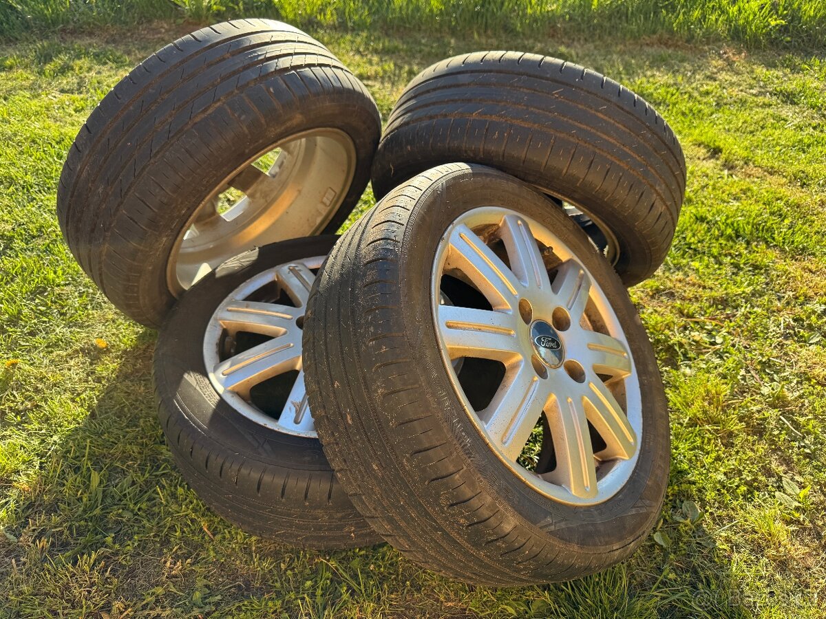 Disky na Ford Fiesta (včetně pneu) - 2002