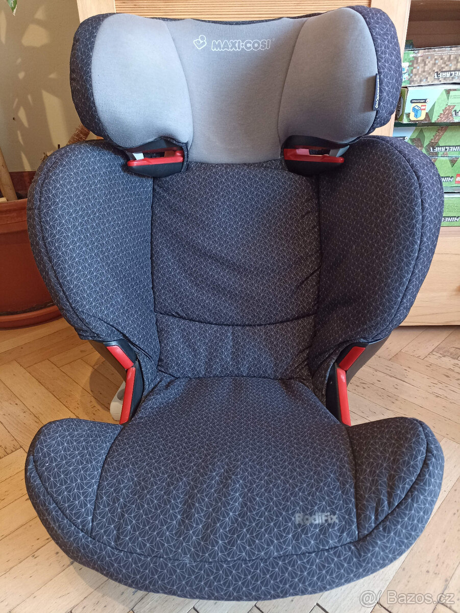Autosedačka Maxi Cosi RodiFix Black Crystal 15-36 kg