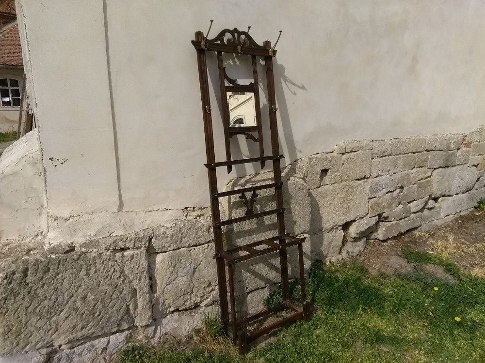 Secesní dubová věšáková stěna se zrcadlem