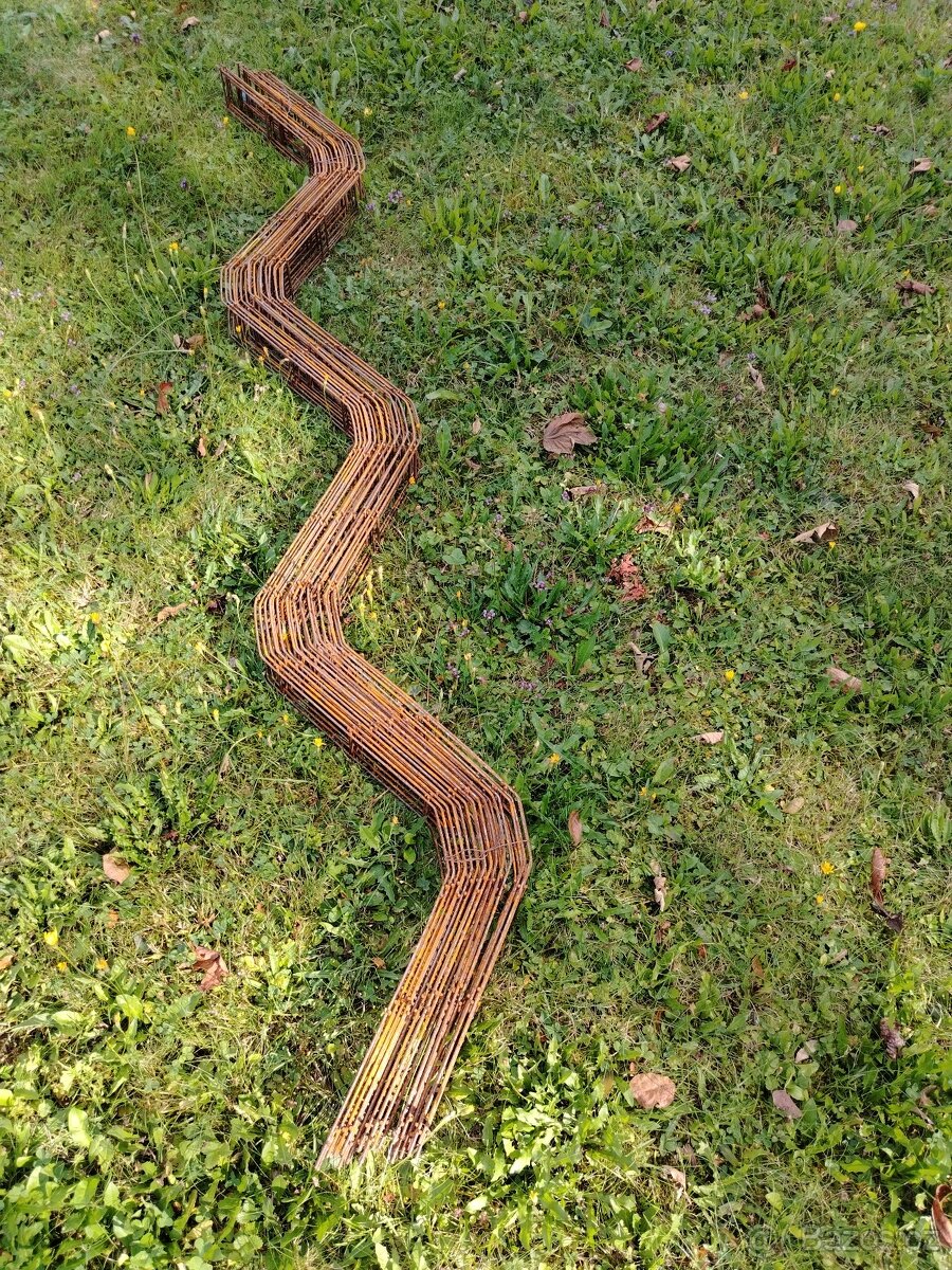 Kovové distance UTH 80 (nosiče horní výztuže)