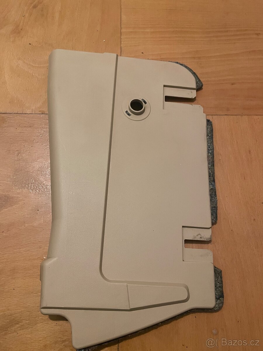 Kryt pod přihrádkou spolujezdce e39