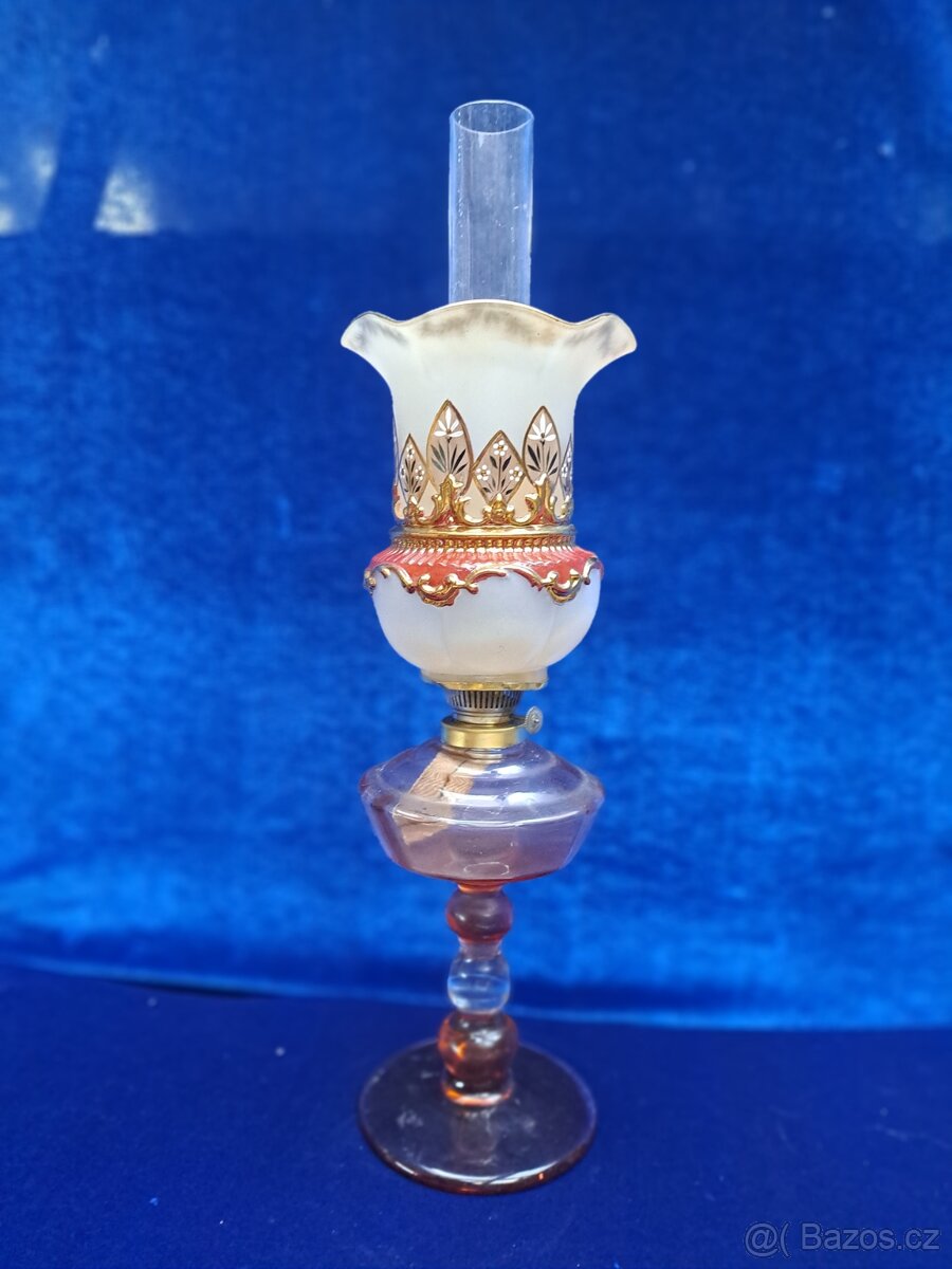 Petrolejová lampa skleněná, medová
