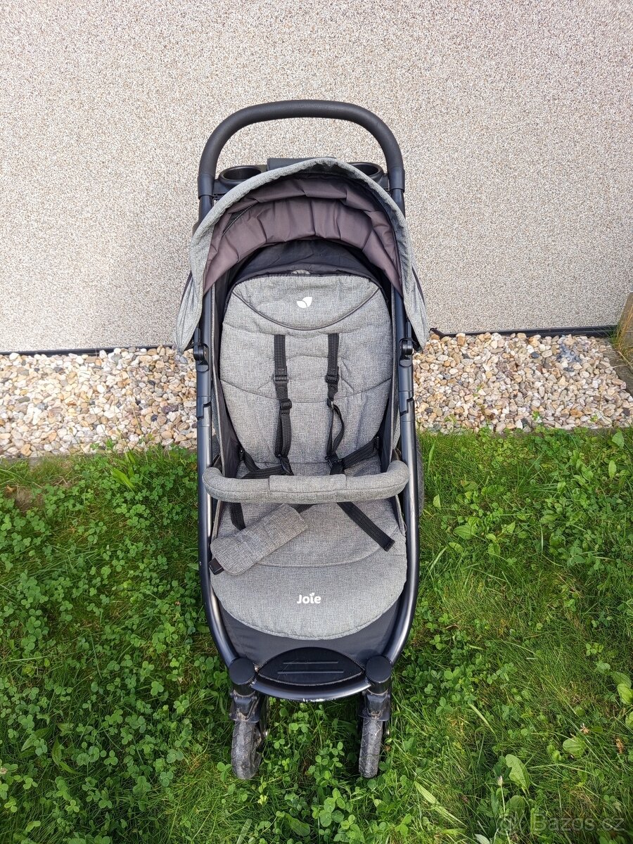 Sportovní kočárek Joie
