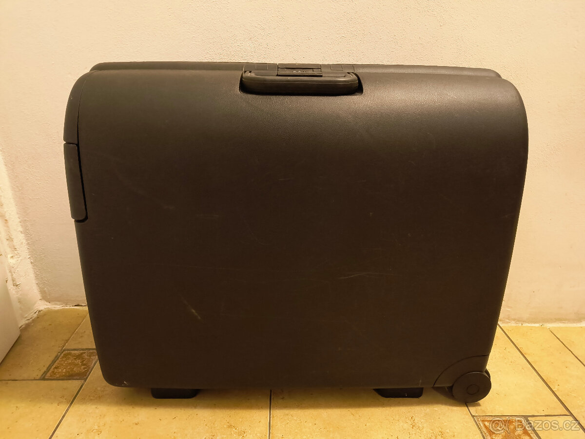 kvalitní cestovní kufr Carlton
