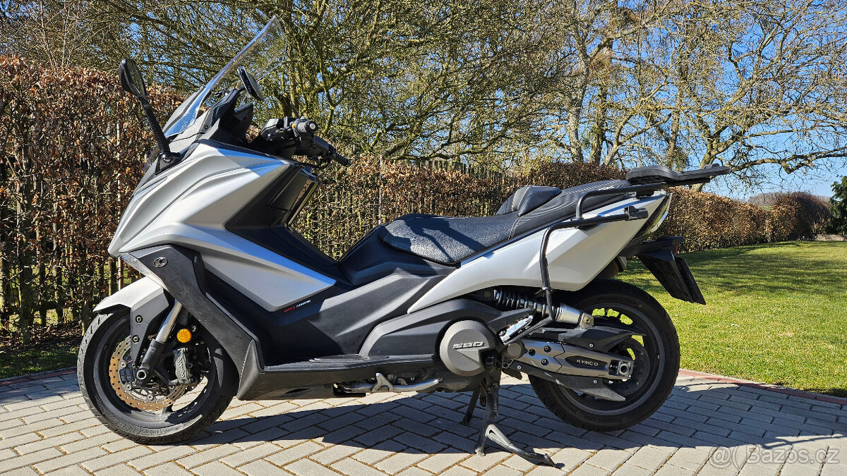 Prodám KYMCO AK 550i - sportovně-cestovní maxiskútr