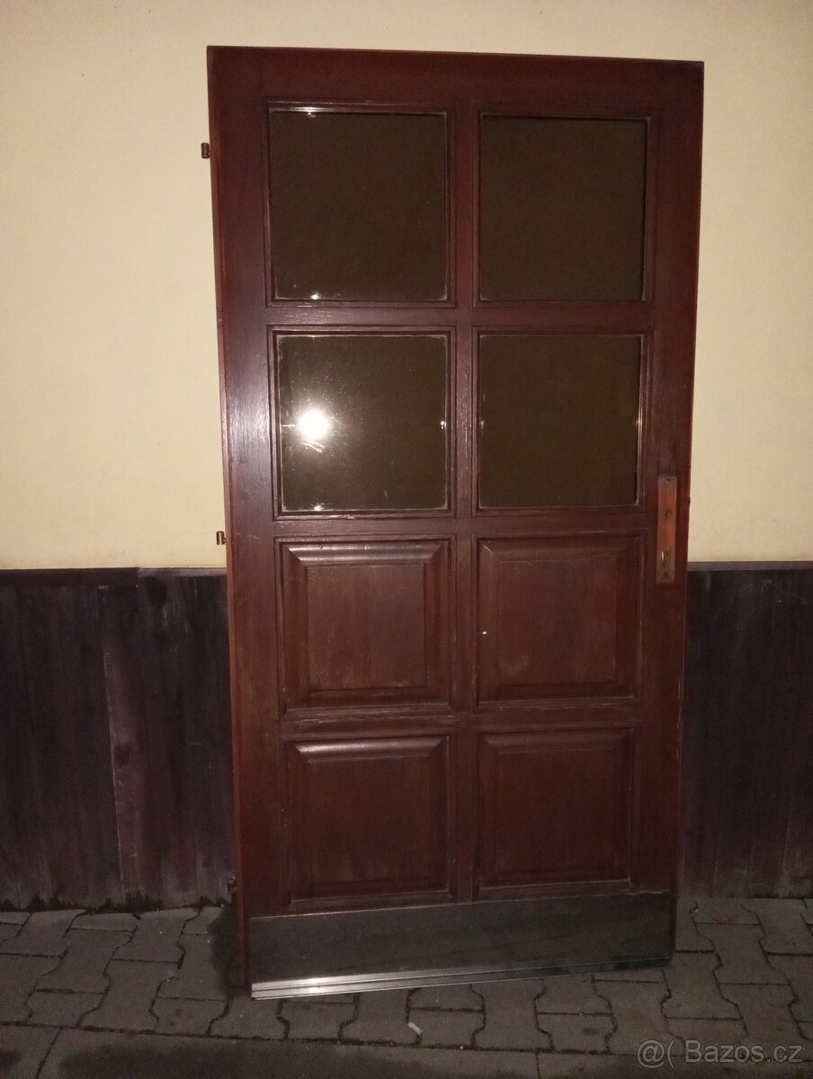 Venkovní dřevěné dveře