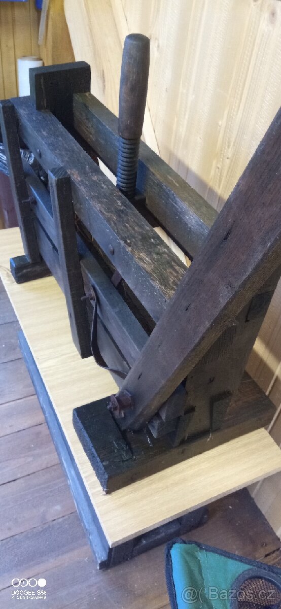 IProdám starožitnou štípačku, patrně na břidlici.