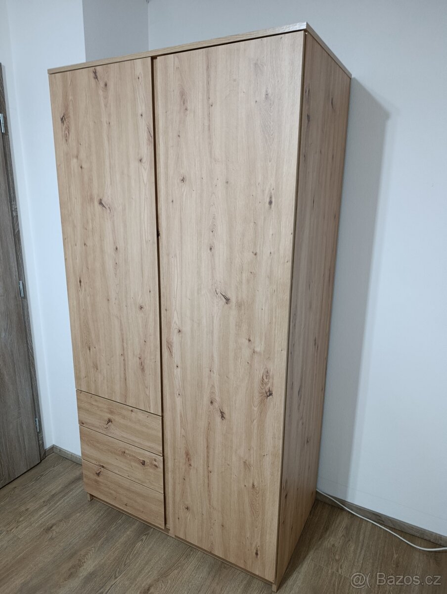 Šatní skříň