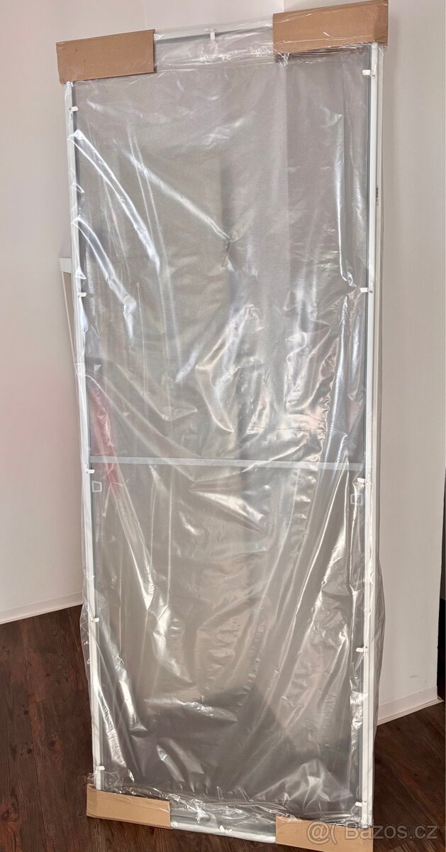 Síť proti hmyzu do dveří