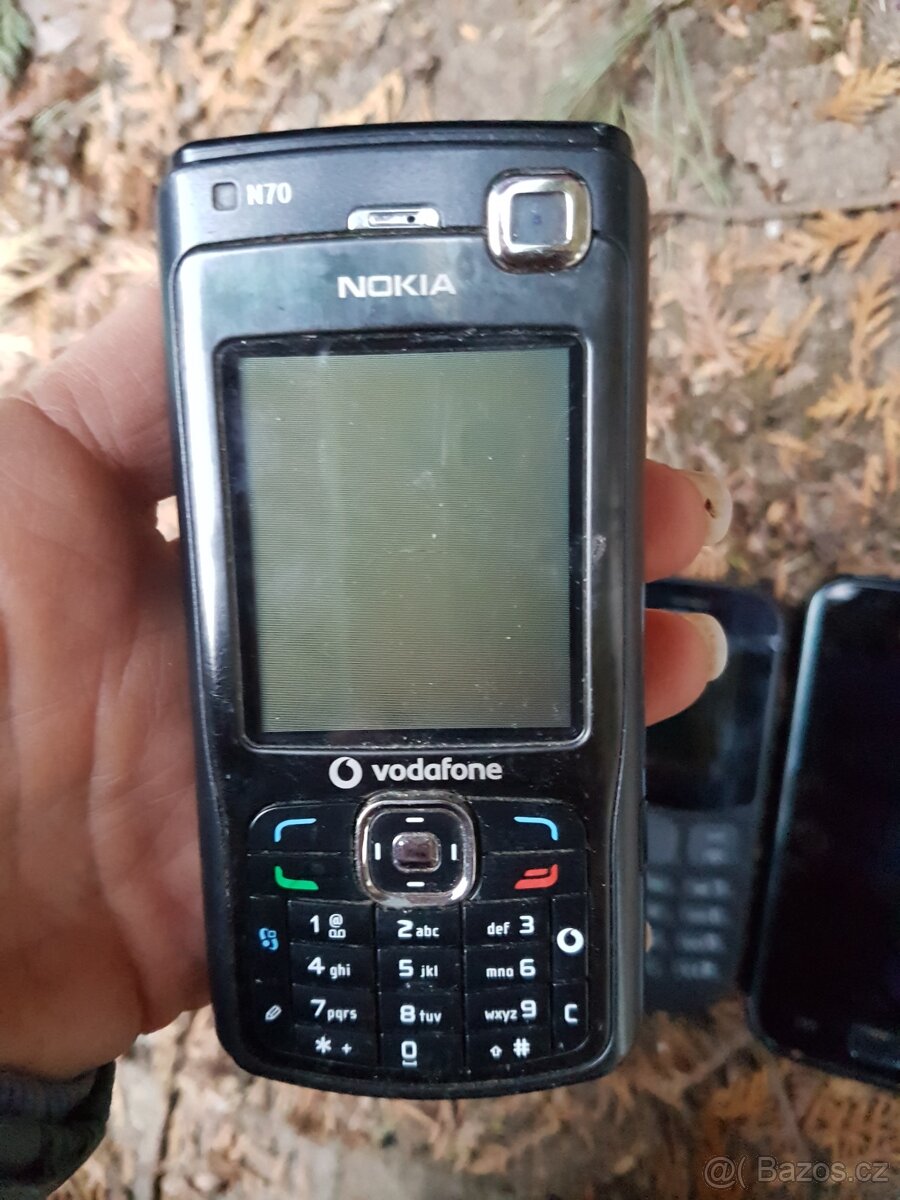 Staré telefony -