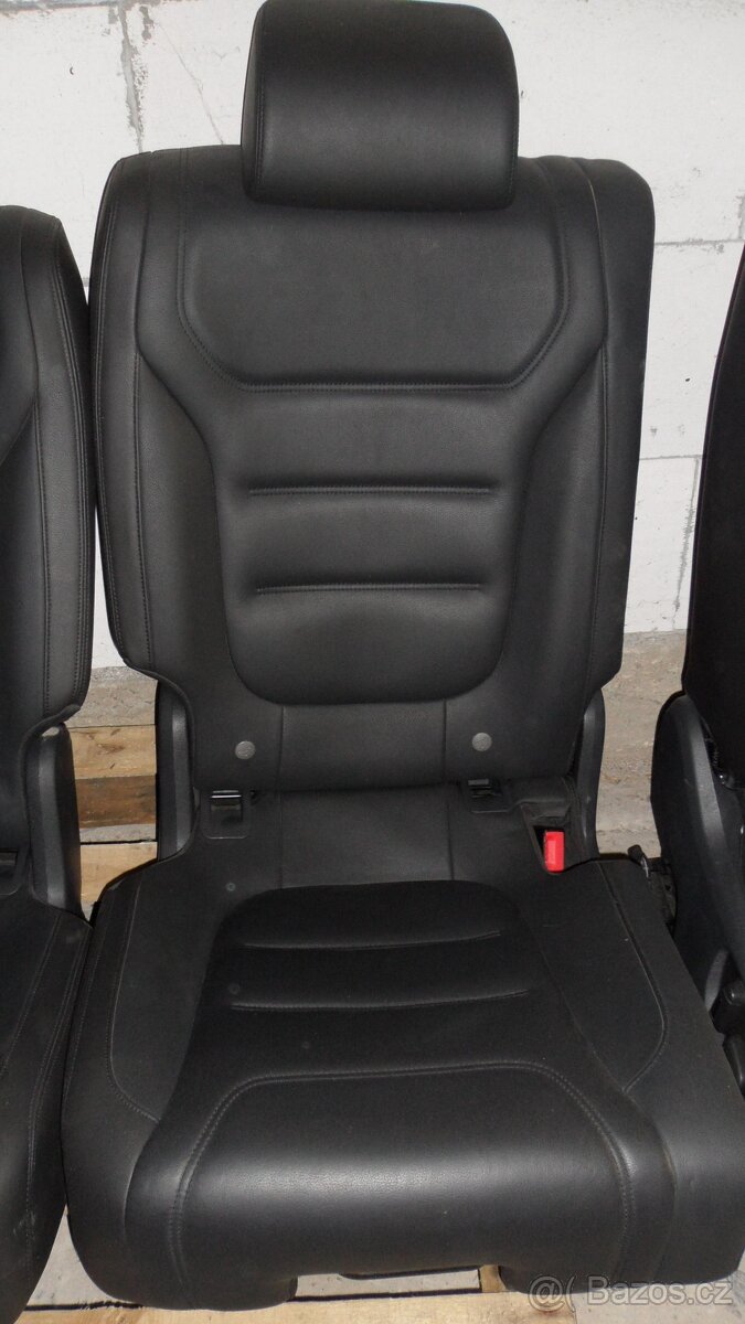 VW Touareg 7P0 sedáky / interiér