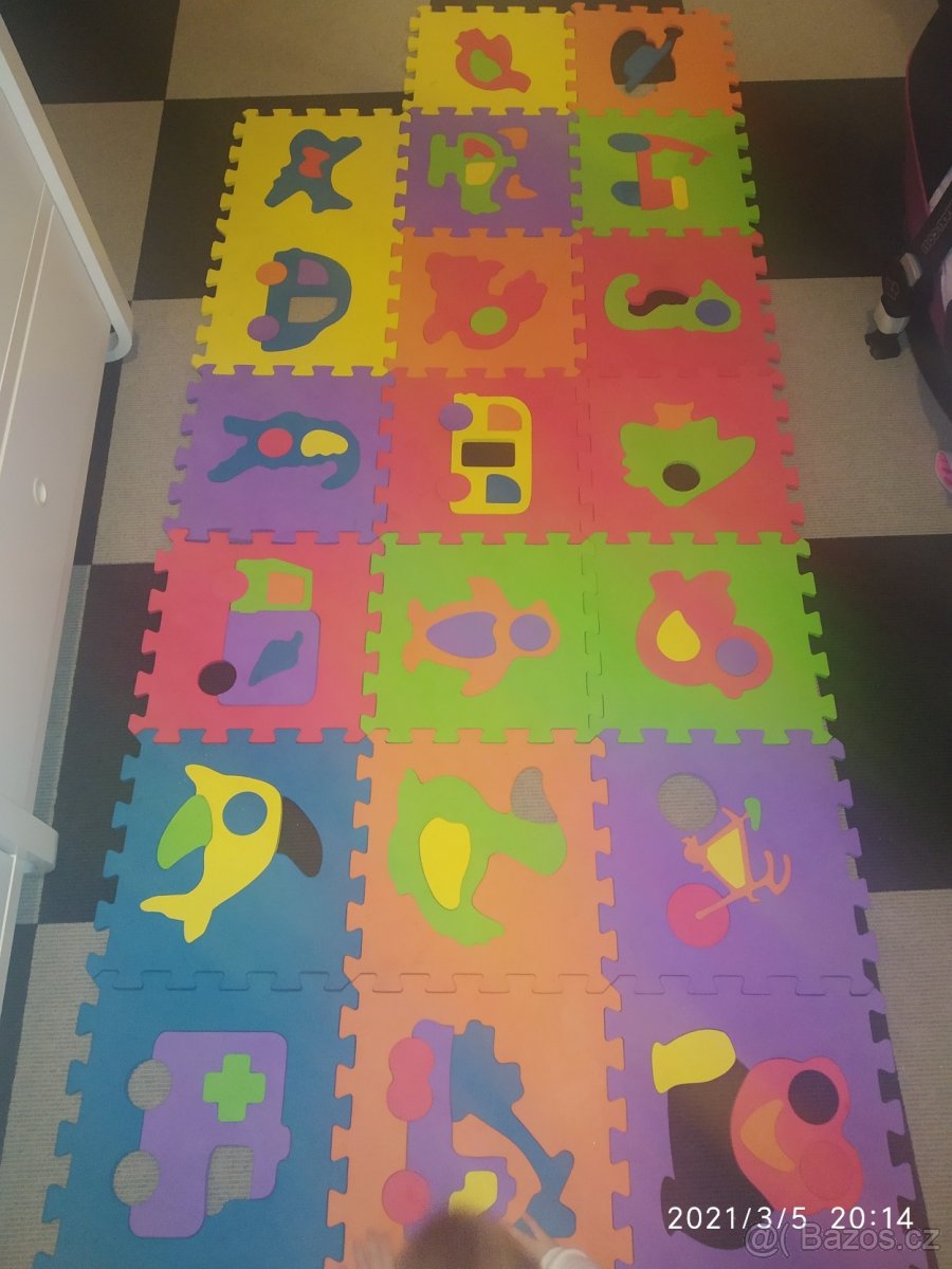 Pěnové puzzle