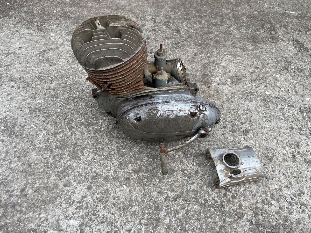 Motor Jawa 250/559 Panelka