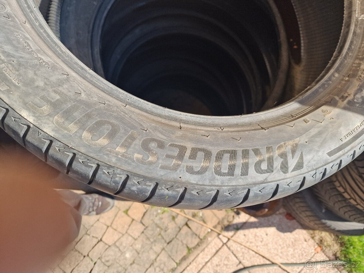 4x 285/45r20 108w Bridgestone