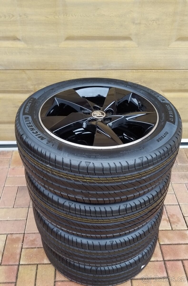 ALU kola ŠKODA 5x100 R17 NOVÁ letní sada KAMIQ pneu MICHELIN