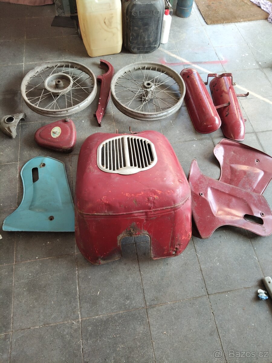 Jawa 250 reuma plechy