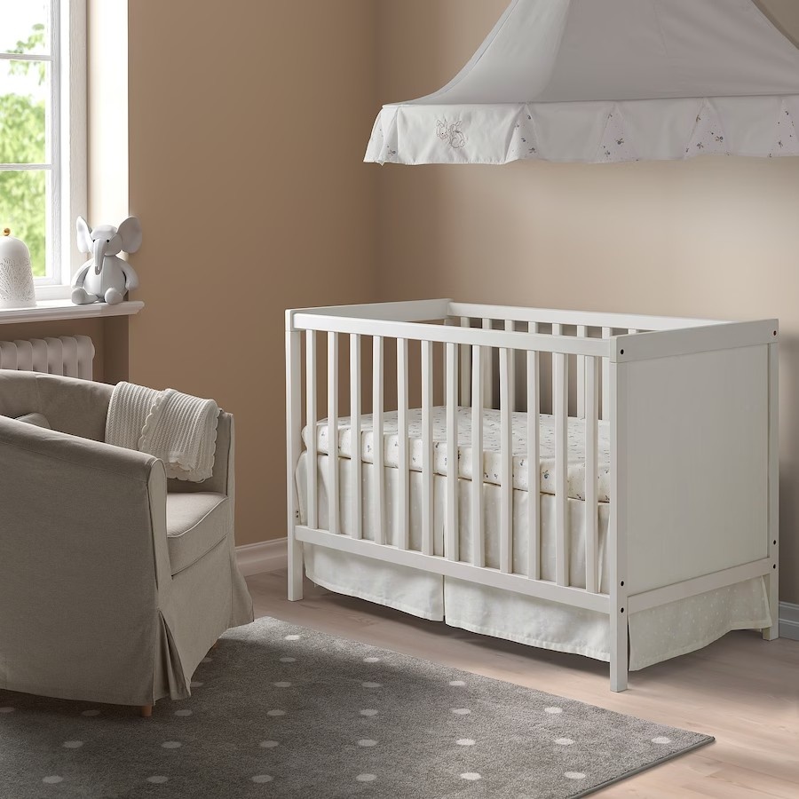 Dětská postýlka Sundvik IKEA + matrace + chránič, jako nové
