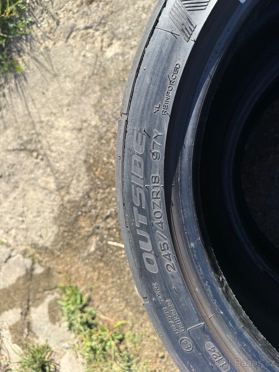 Nankang AR-1 semi-slick 245/40 ZR18 soft